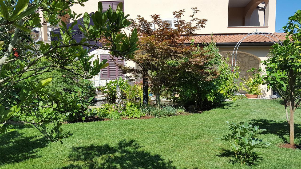 Apartments Ginkgo Banjole Exterior photo